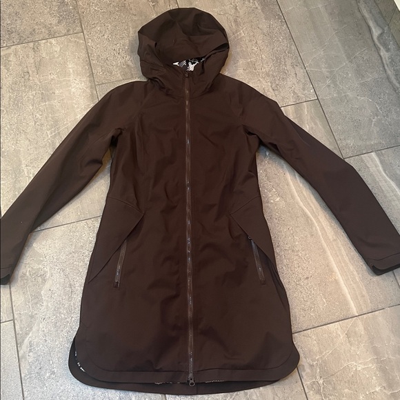 Lululemon Definitely Raining Jacket - Picture 10 of 14